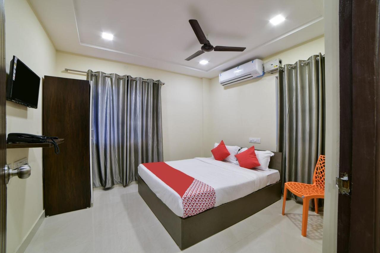 Oyo 16606 Iconic Living Hotell Hyderabad Eksteriør bilde