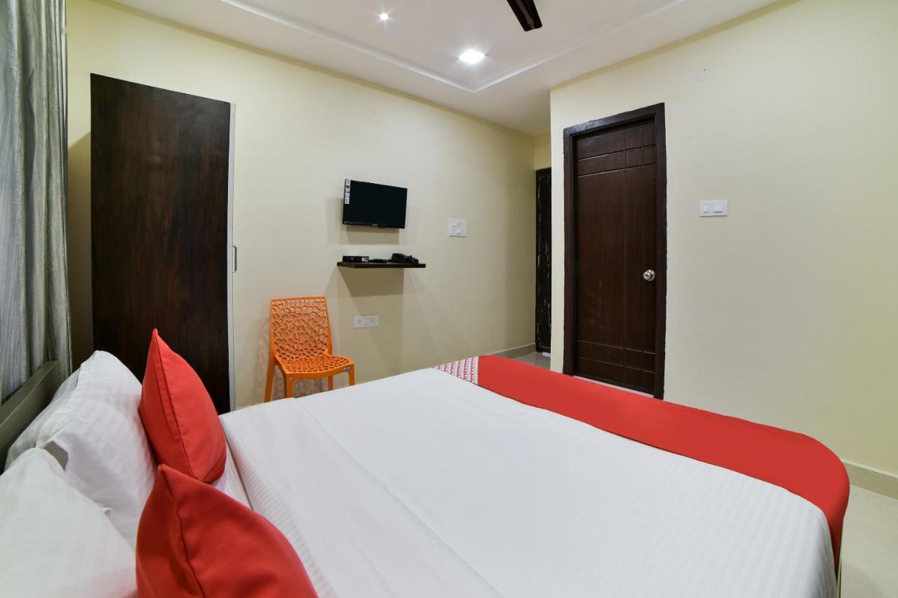 Oyo 16606 Iconic Living Hotell Hyderabad Eksteriør bilde