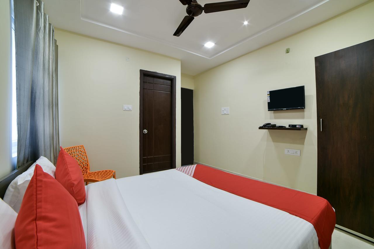 Oyo 16606 Iconic Living Hotell Hyderabad Eksteriør bilde