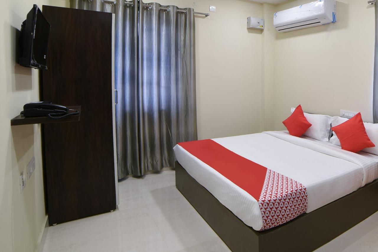 Oyo 16606 Iconic Living Hotell Hyderabad Eksteriør bilde