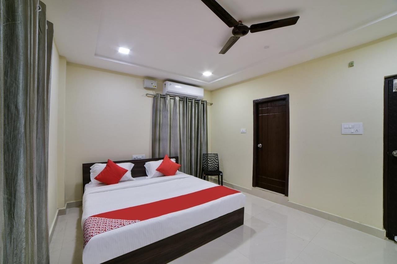 Oyo 16606 Iconic Living Hotell Hyderabad Eksteriør bilde
