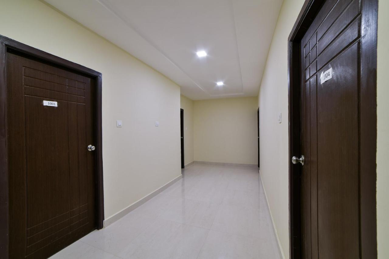 Oyo 16606 Iconic Living Hotell Hyderabad Eksteriør bilde