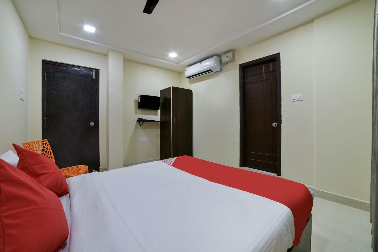 Oyo 16606 Iconic Living Hotell Hyderabad Eksteriør bilde