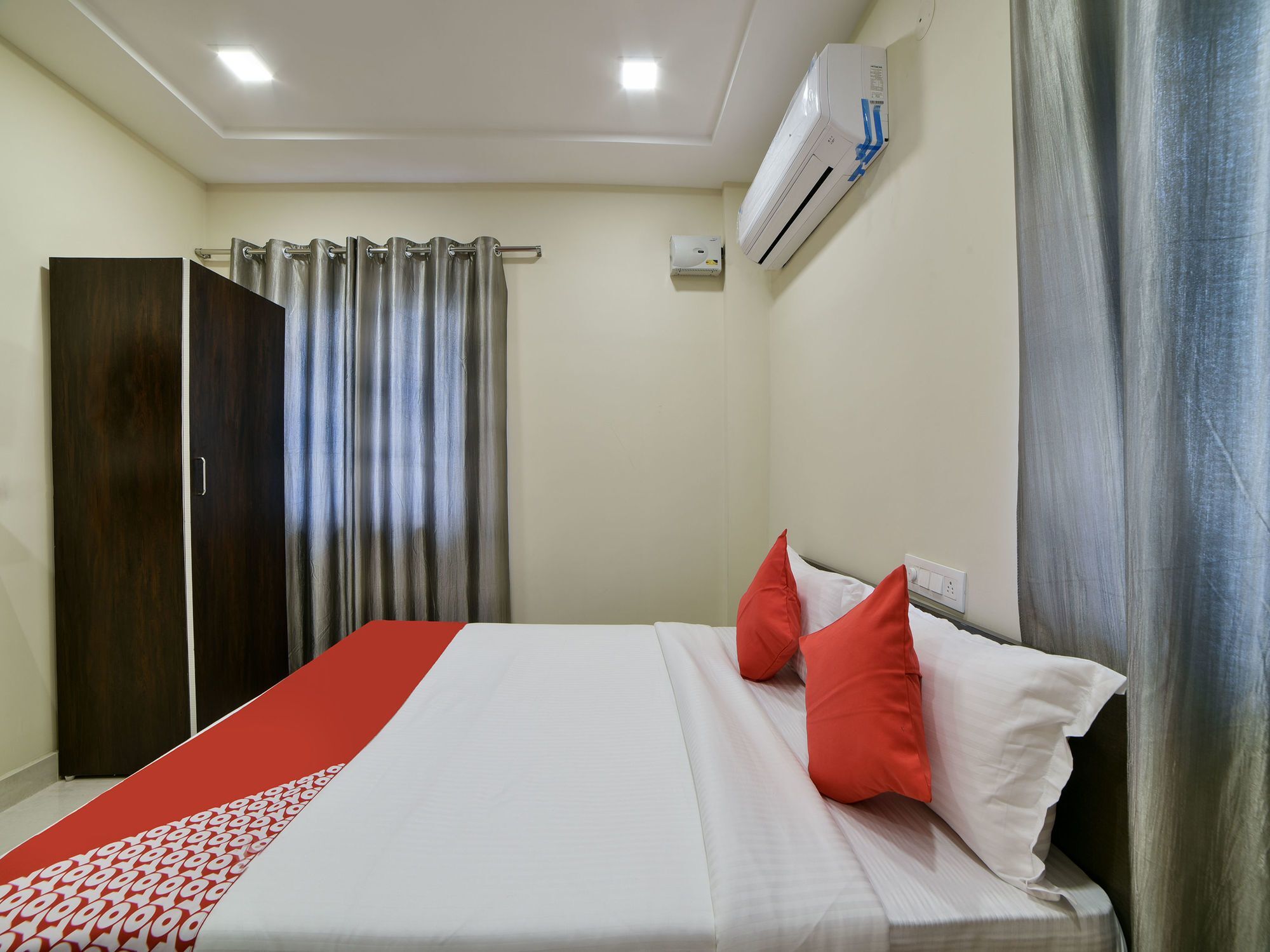 Oyo 16606 Iconic Living Hotell Hyderabad Eksteriør bilde
